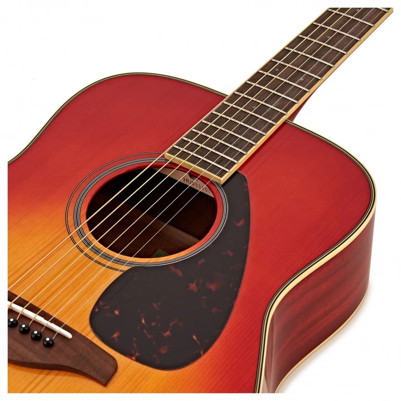 dan-guitar-yamaha-fg-820-sunburst