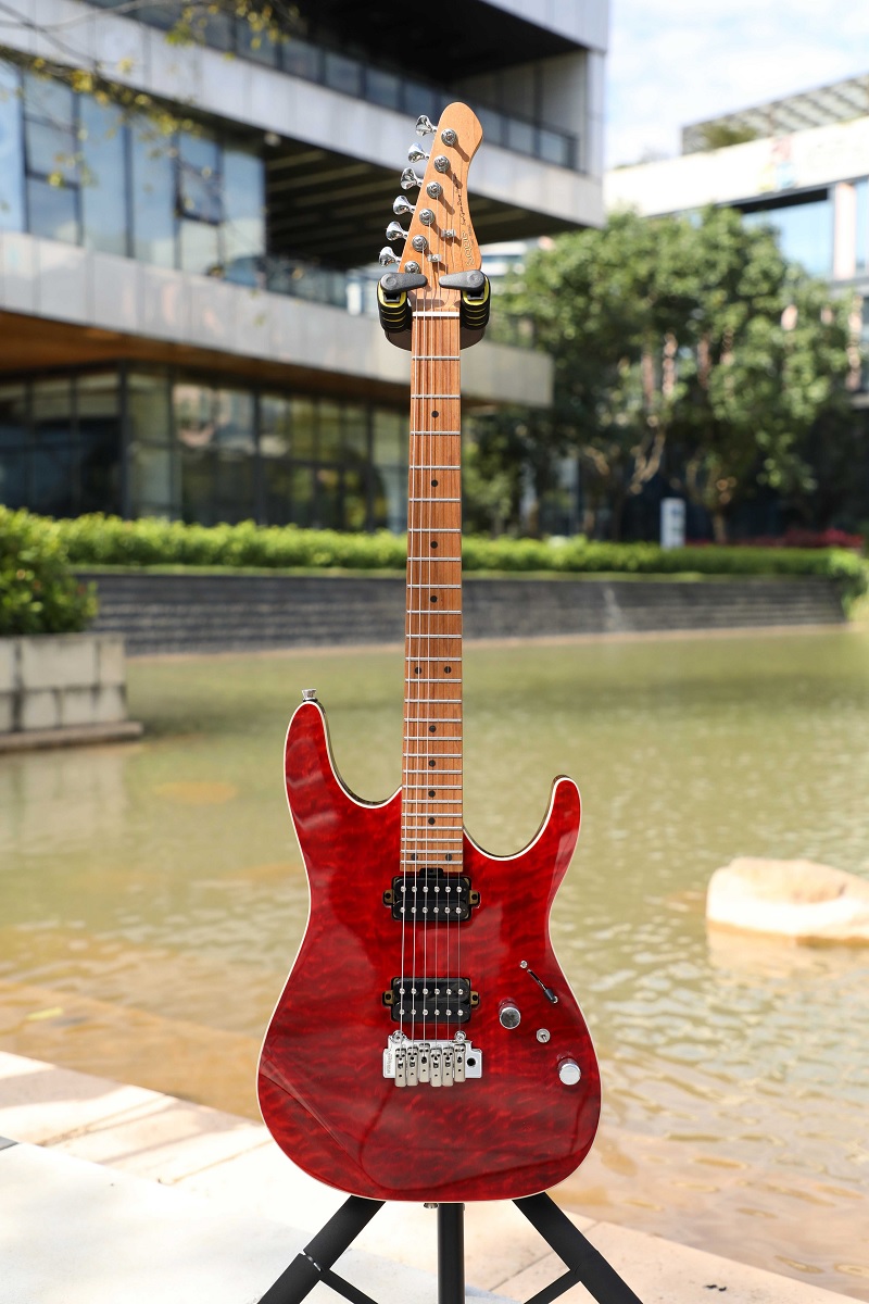 dan-guitar-dien-sqoeseib-950-cherry-red