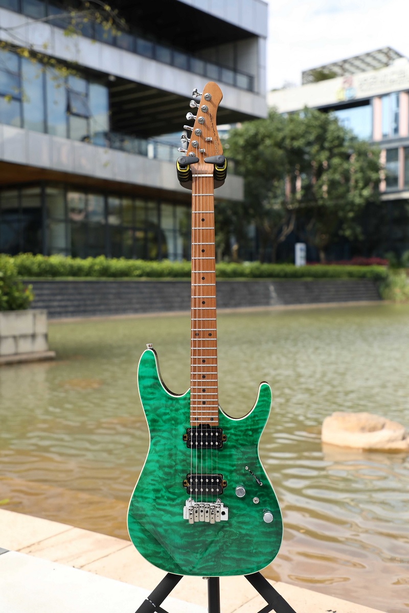 dan-guitar-dien-sqoeseib-950-emerald-green