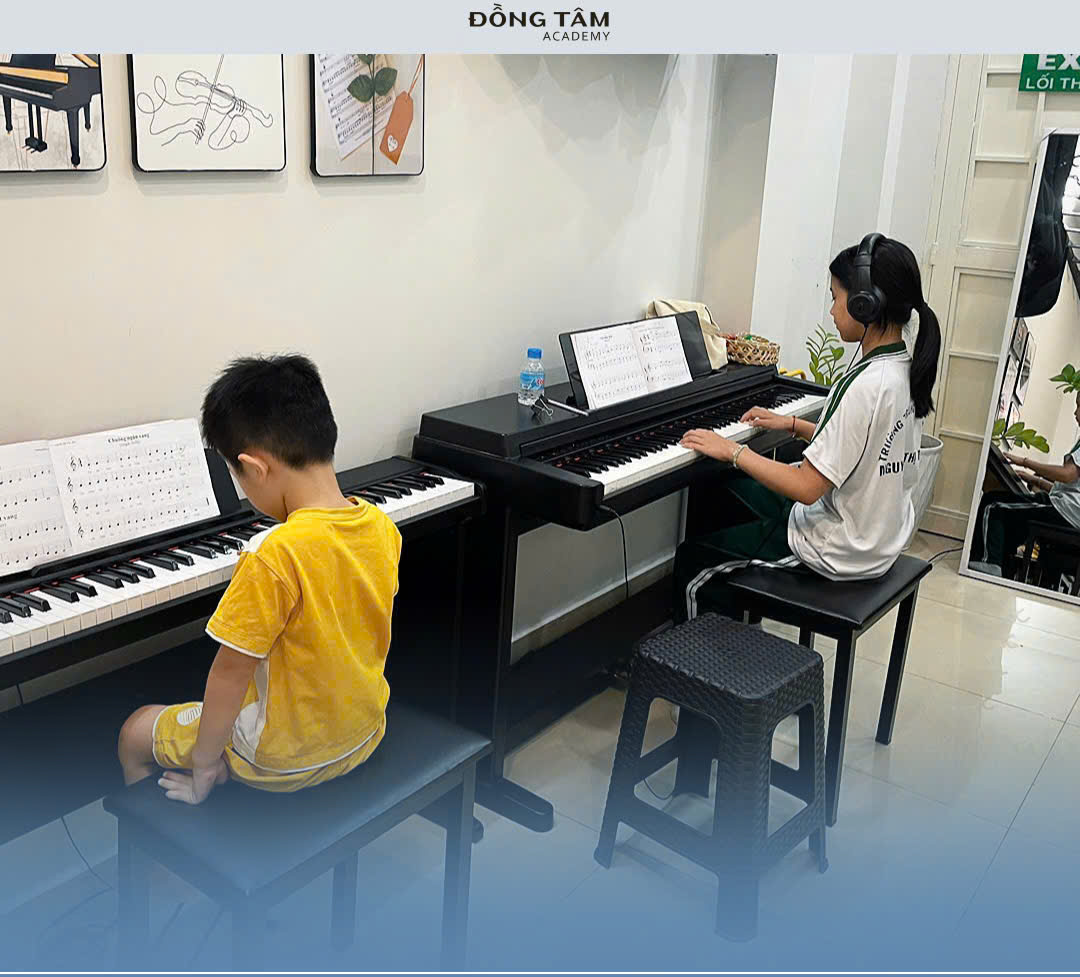 dia-chi-day-dan-piano-uy-tin-quan-tan-phu-tai-dong-tam-academy-nam-ngay-trung-tam