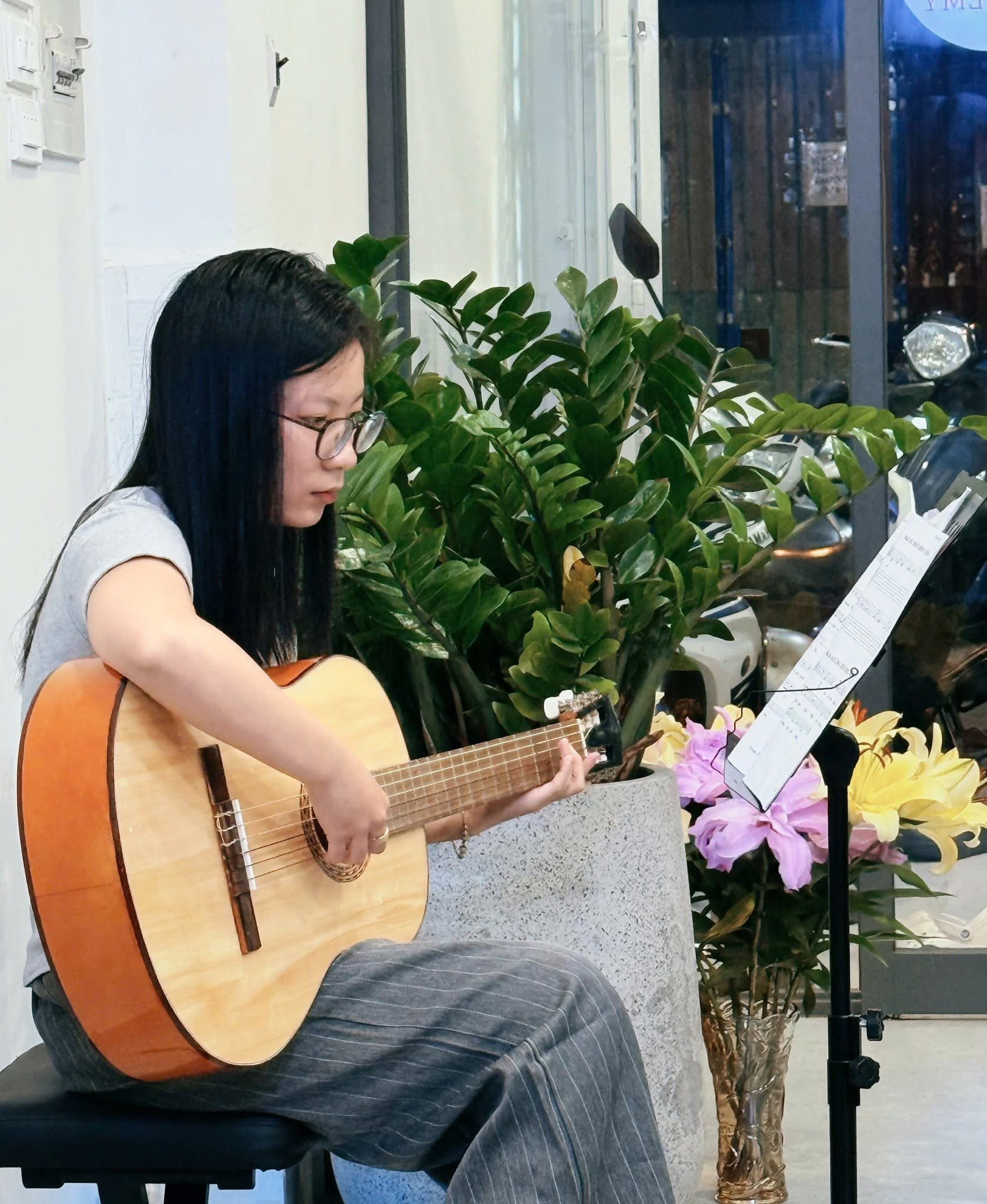 day-guitar-da-nang-danh-cho-hoc-sinh-va-sinh-vien
