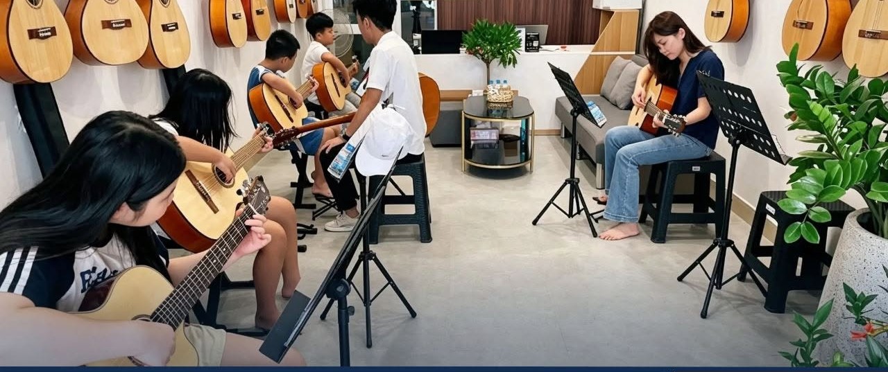 trung-tam-day-guitar-quan-hai-chau