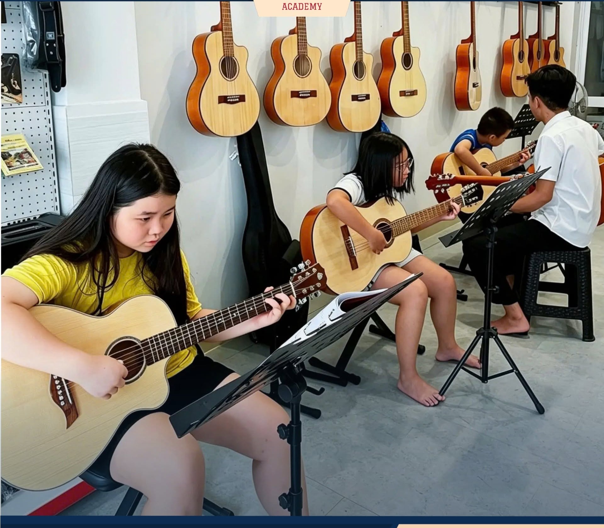 trung-tam-day-guitar-quan-hai-chau-giup-nguoi-moi-bat-dau-hoc-dung-phuong-phap