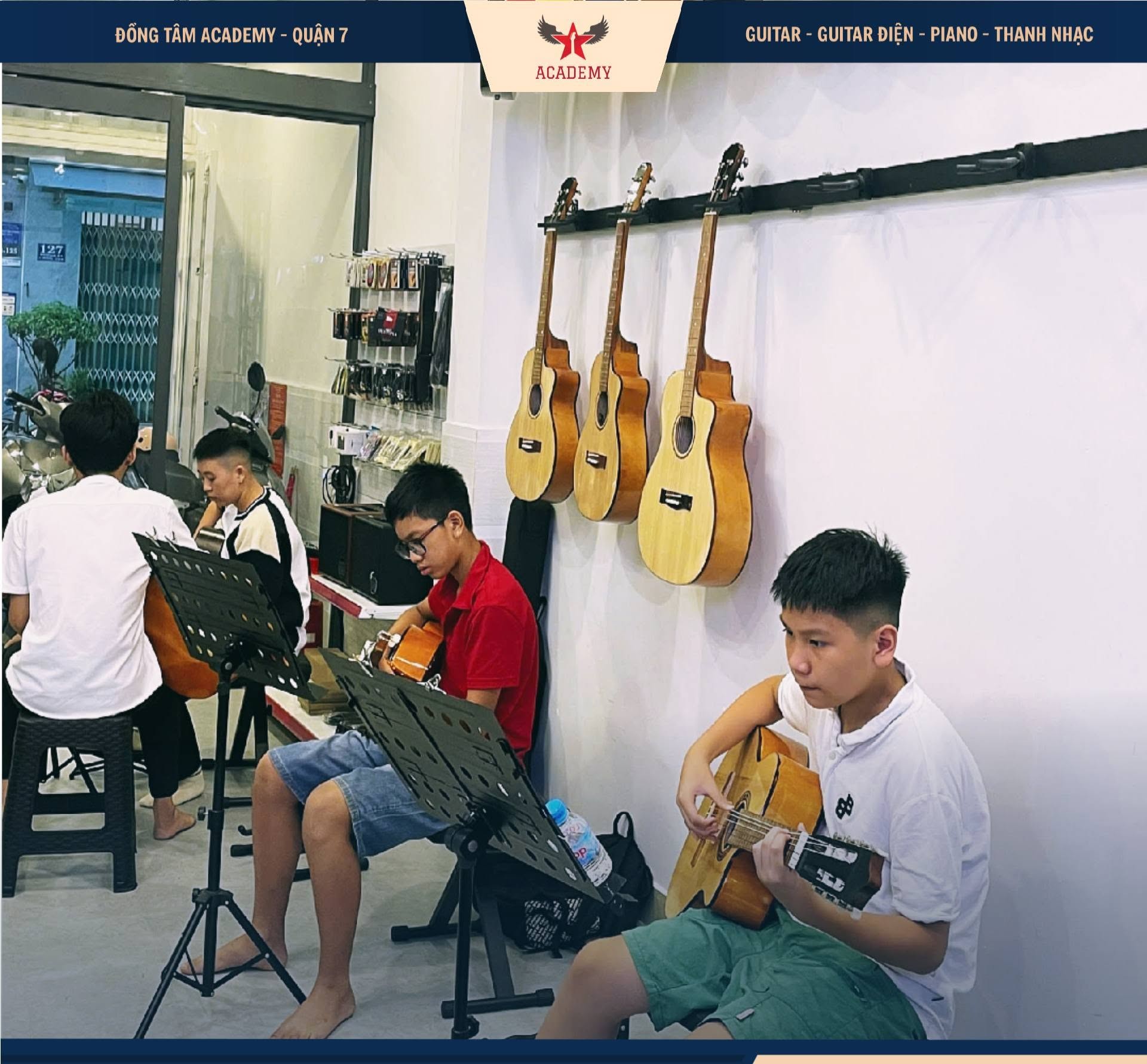 khoa-hoc-guitar-tai-trung-tam-dong-tam-academy