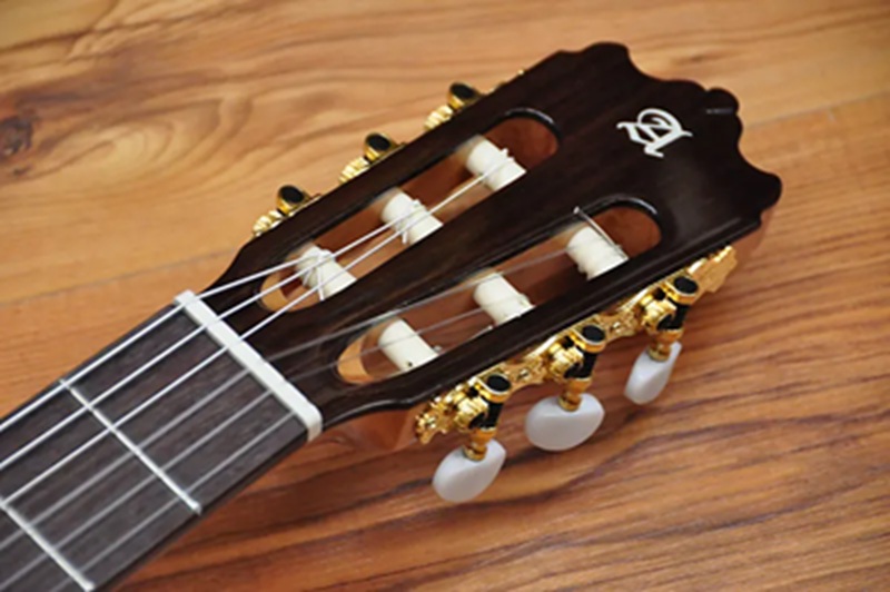 dan-guitar-classic-alhambra-iberia-ziricote-khoa-dan