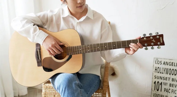 luyen-tap-choi-guitar