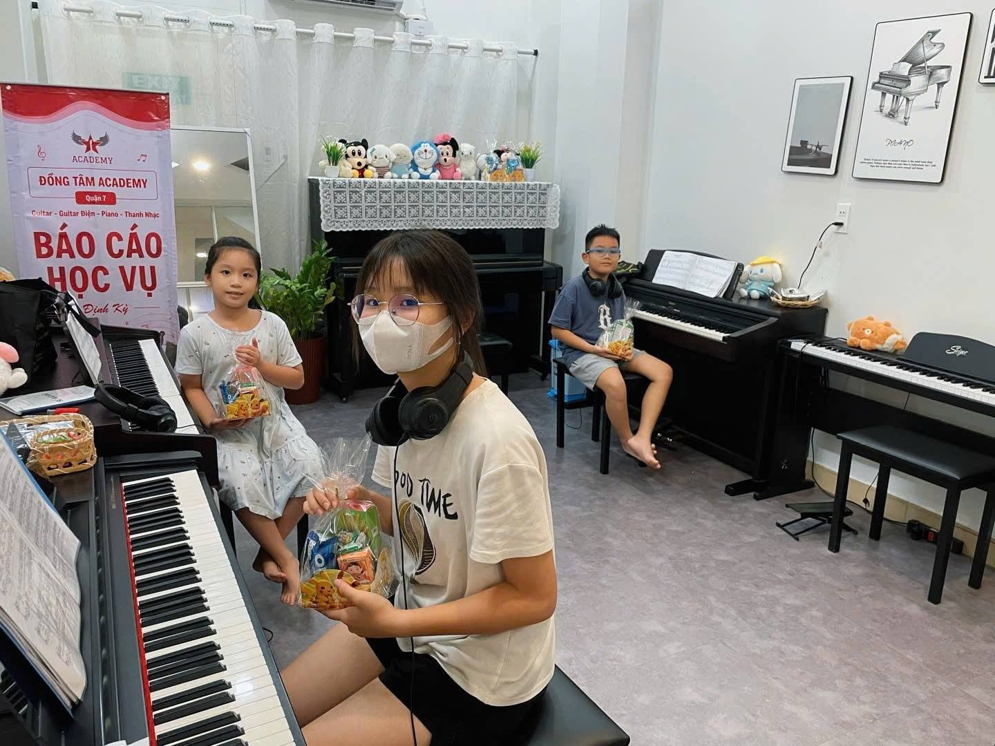 moi-truong-hoc-piano-quan-tan-binh-thoai-mai-giup-sinh-vien-phat-trien-dam-me