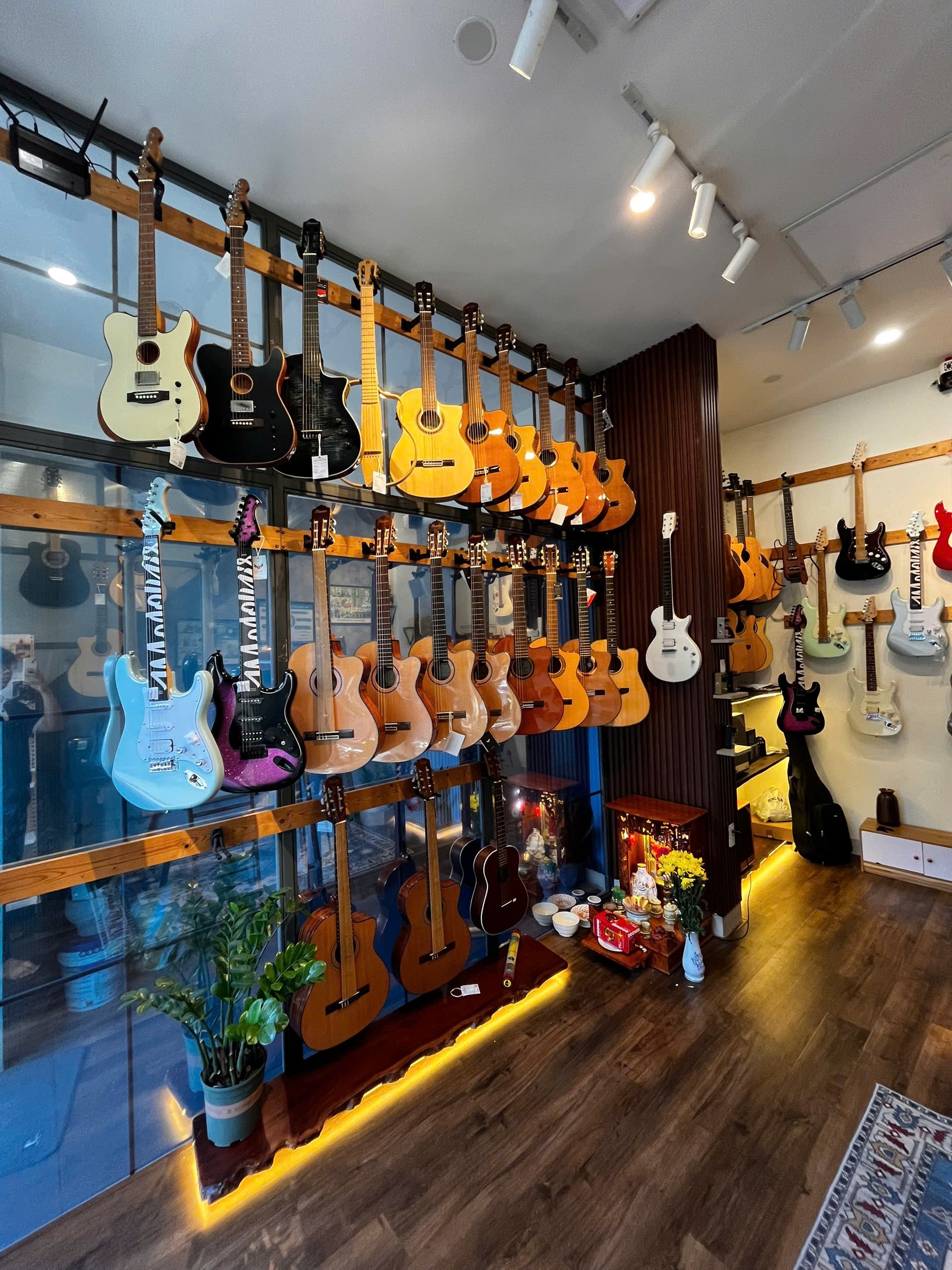 mua-guitar-uy-tin-quan-tan-phu-voi-da-dang-phan-khuc-cho-moi-nhu-cau