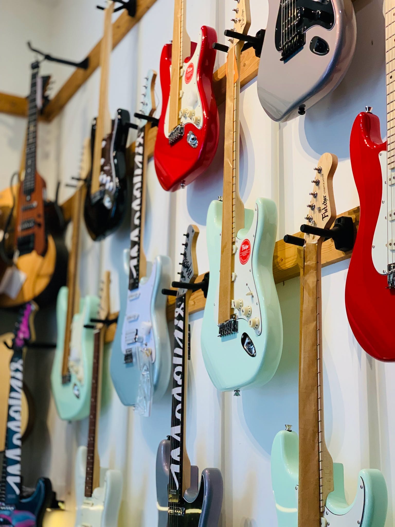 shop-dan-guitar-dong-tam-da-nang