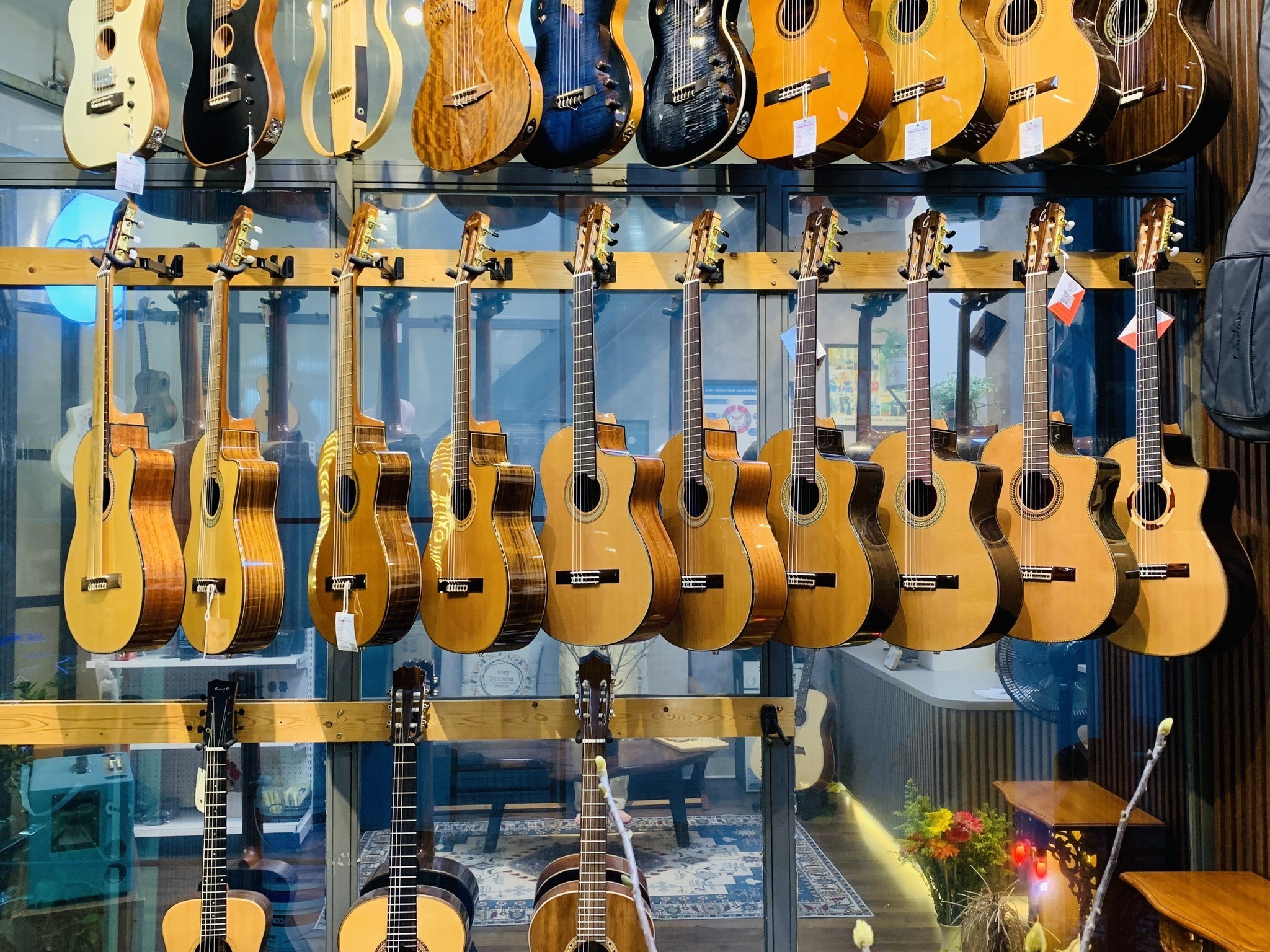 shop-dan-guitar-dong-tam-da-nang-cam-ket-phan-phoi-san-pham-chinh-hang