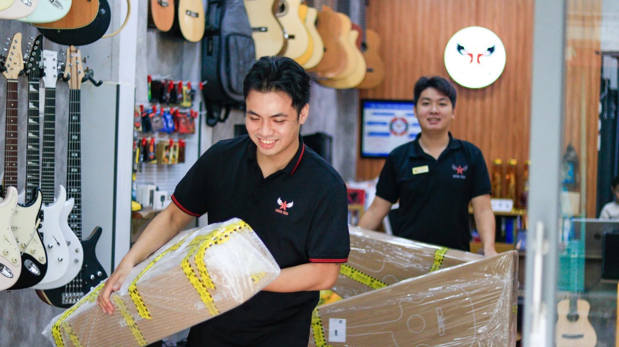 shop-dan-guitar-dong-tam-da-nang-ho-tro-giao-hang-nhanh-chong-va-an-toan
