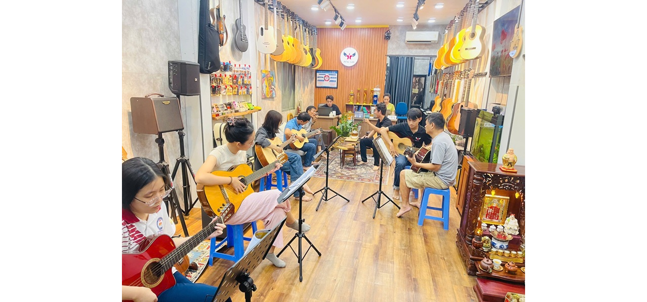 day-guitar-quan-phu-nhuan
