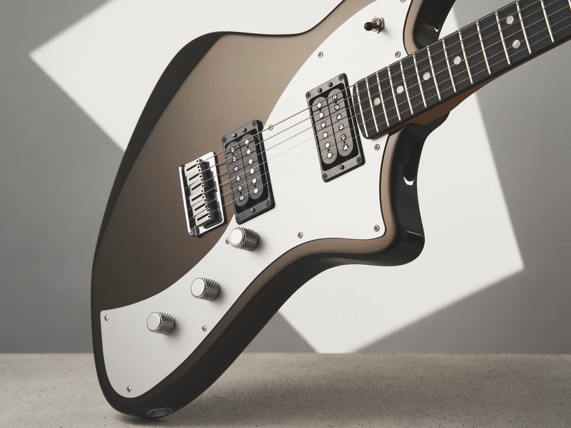 dac-diem-noi-bat-cua-dan-guitar-dien-fender-american-ultra-ii-meteora-hh-maple-fingerboard