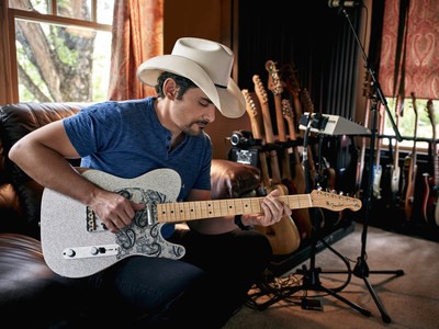 dan-guitar-dien-fender-artist-brad-paisley-road-worn-telecaster-ss-maple-fingerboard