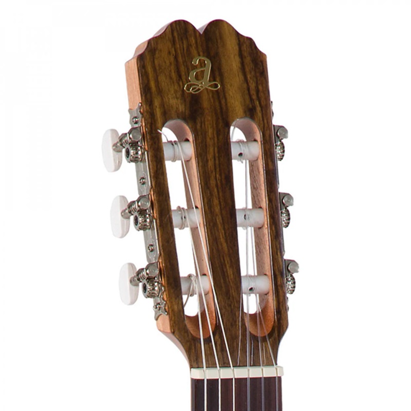 dan-guitar-classic-admira-rosario-khoa-dan