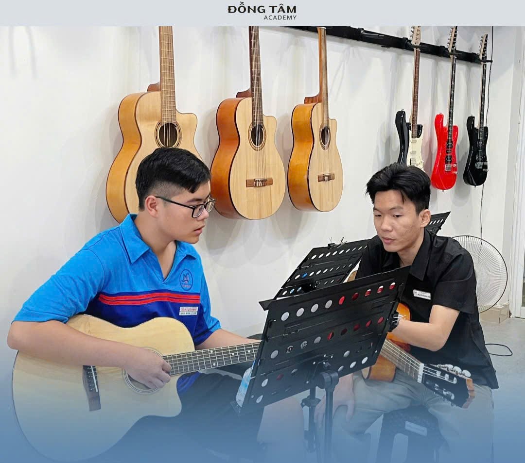 lop-hoc-guitar-quan-tan-binh
