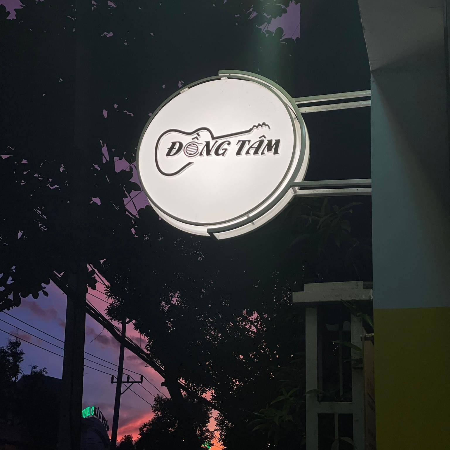 top-guitar-dien-gia-re-tot-nhat-2026