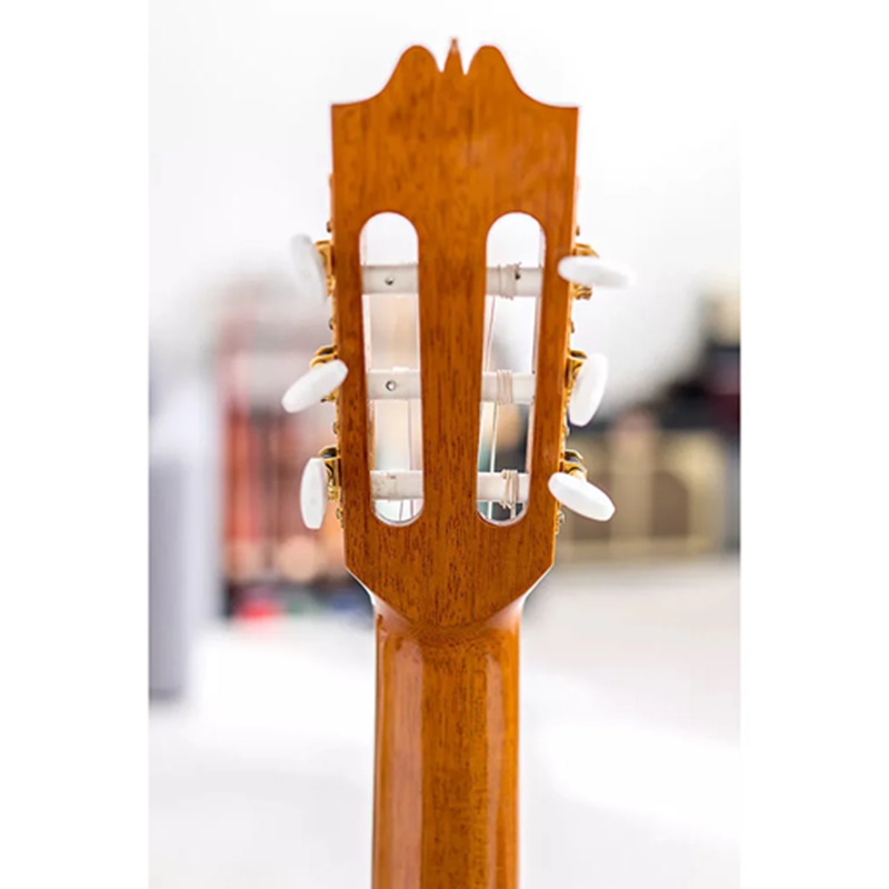 dan-guitar-classic-admira-artista-khoa-da