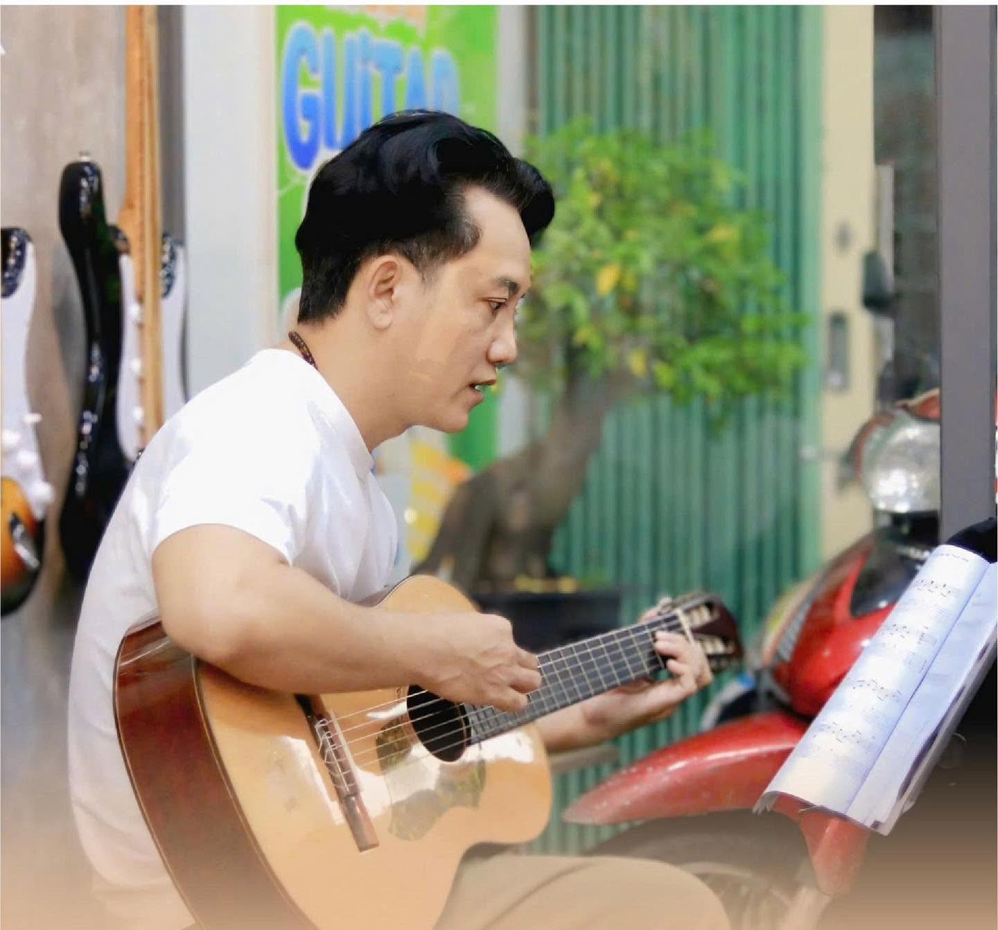 khoa-hoc-guitar-tan-binh-phat-trien-tu-co-ban-den-nang-cao