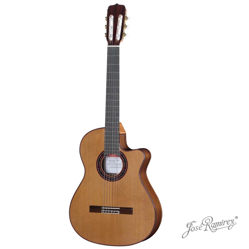 dan-guitar-classic-jose-ramirez-cut-2-cedar