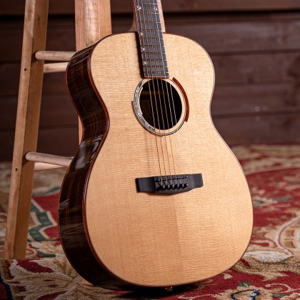 guitar-cao-cap-nen-mua-2026