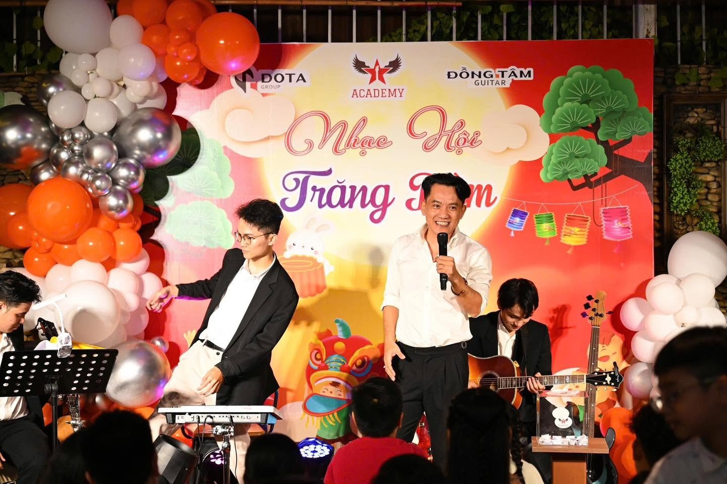 hoc-trong-tan-binh-luon-gan-lien-voi-cac-hoat-dong-thuc-te