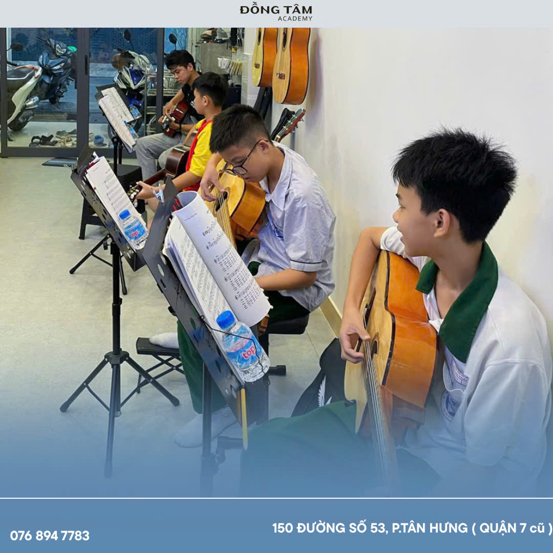 kham-pha-the-gioi-guitar-o-dau-tai-quan-7-–-trao-uoc-mo-thap-sang-tuong-lai-cung-dong-tam-academy