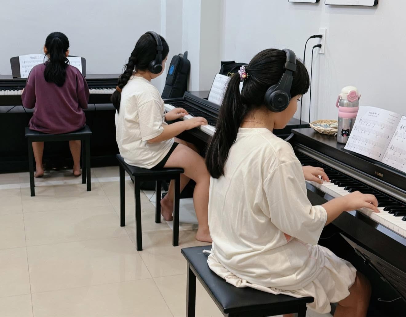 lop-hoc-piano-quan-hai-chau-danh-cho-hoc-sinh