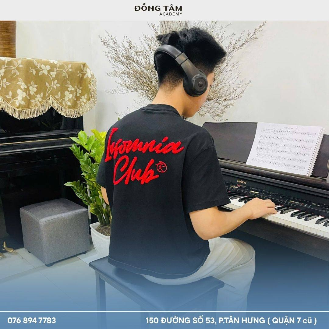 lop-hoc-guitar-tai-quan-7