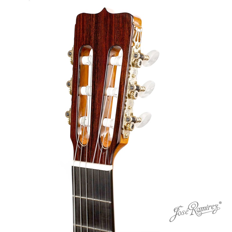 dan-guitar-classic-jose-ramirez-guitarra-tiempo-cedar-eq-khoa-dan