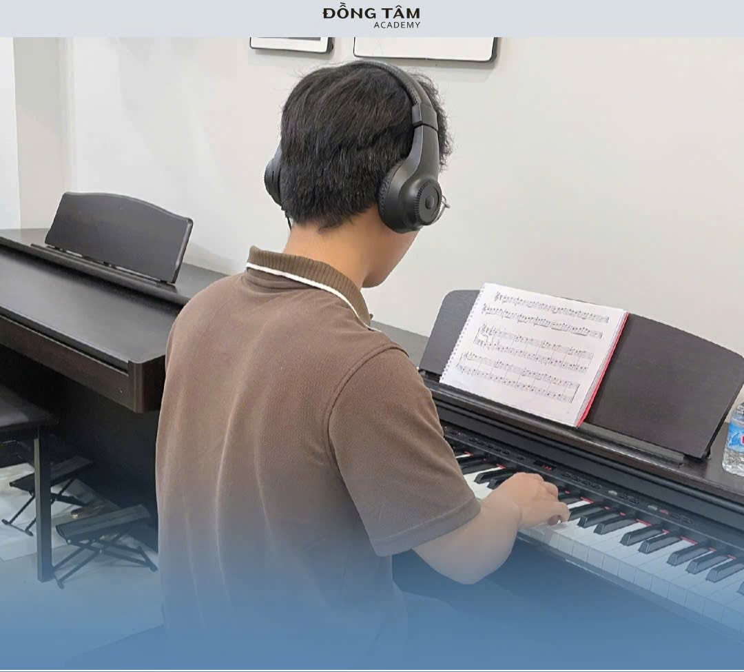 hoc-piano-sinh-vien-tan-binh-voi-lich-hoc-duoc-ca-nhan-hoa-linh-hoat