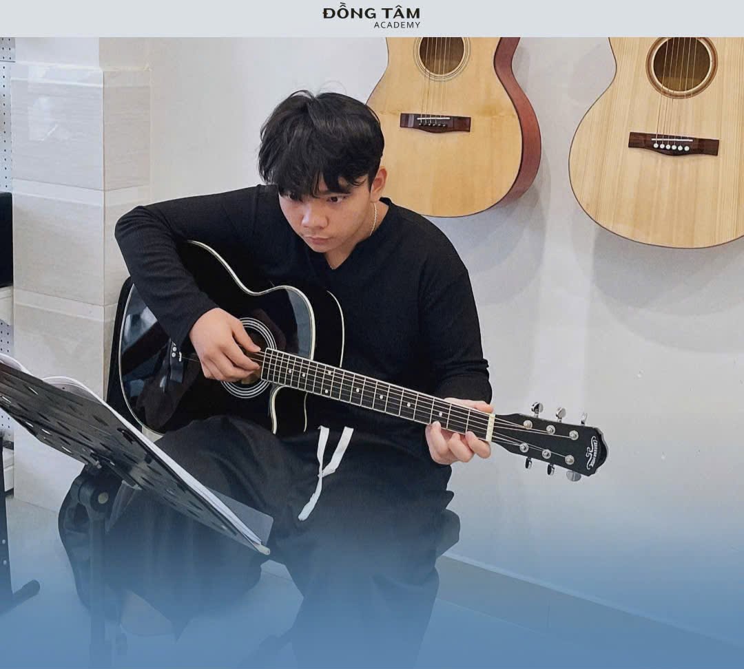 day-dan-guitar-quan-thanh-khe-co-ban-cho-nguoi-moi