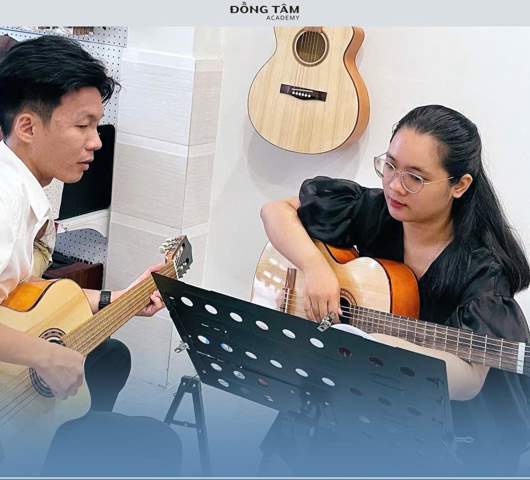 day-dan-guitar-quan-thanh-khe-chuyen-ve-dem-hat