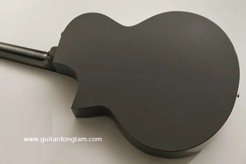 mua-dan-guitar-chinh-hang