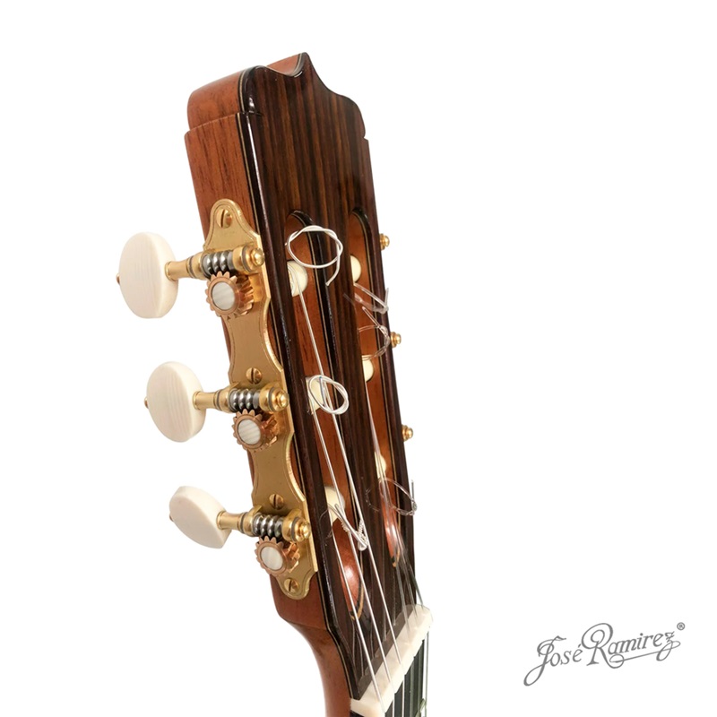dan-guitar-classic-jose-ramirez-sencilla-140-clasica-2a-spruce-khoa-dan