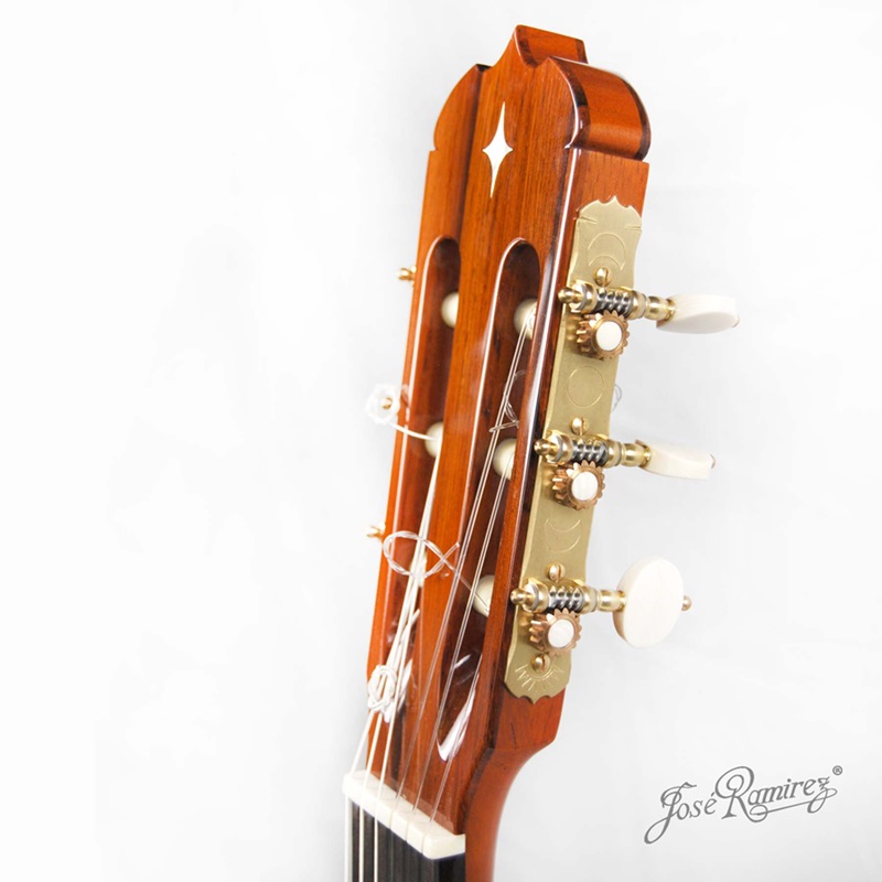 dan-guitar-classic-jose-ramirez-legado-1a-cedar-khoa-dan