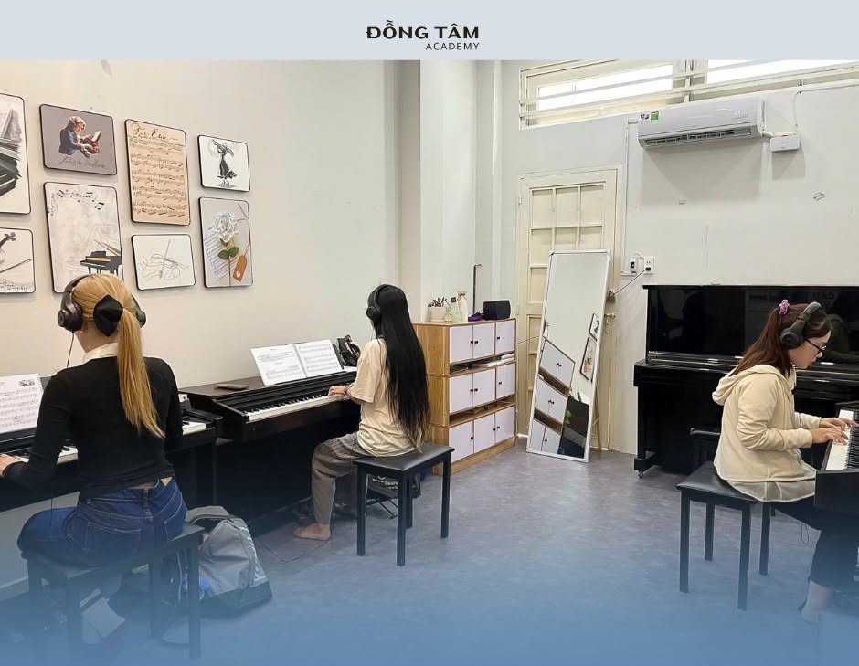 hoc-piano-quan-tan-binh-voi-moi-truong-hoc-tap-hien-dai