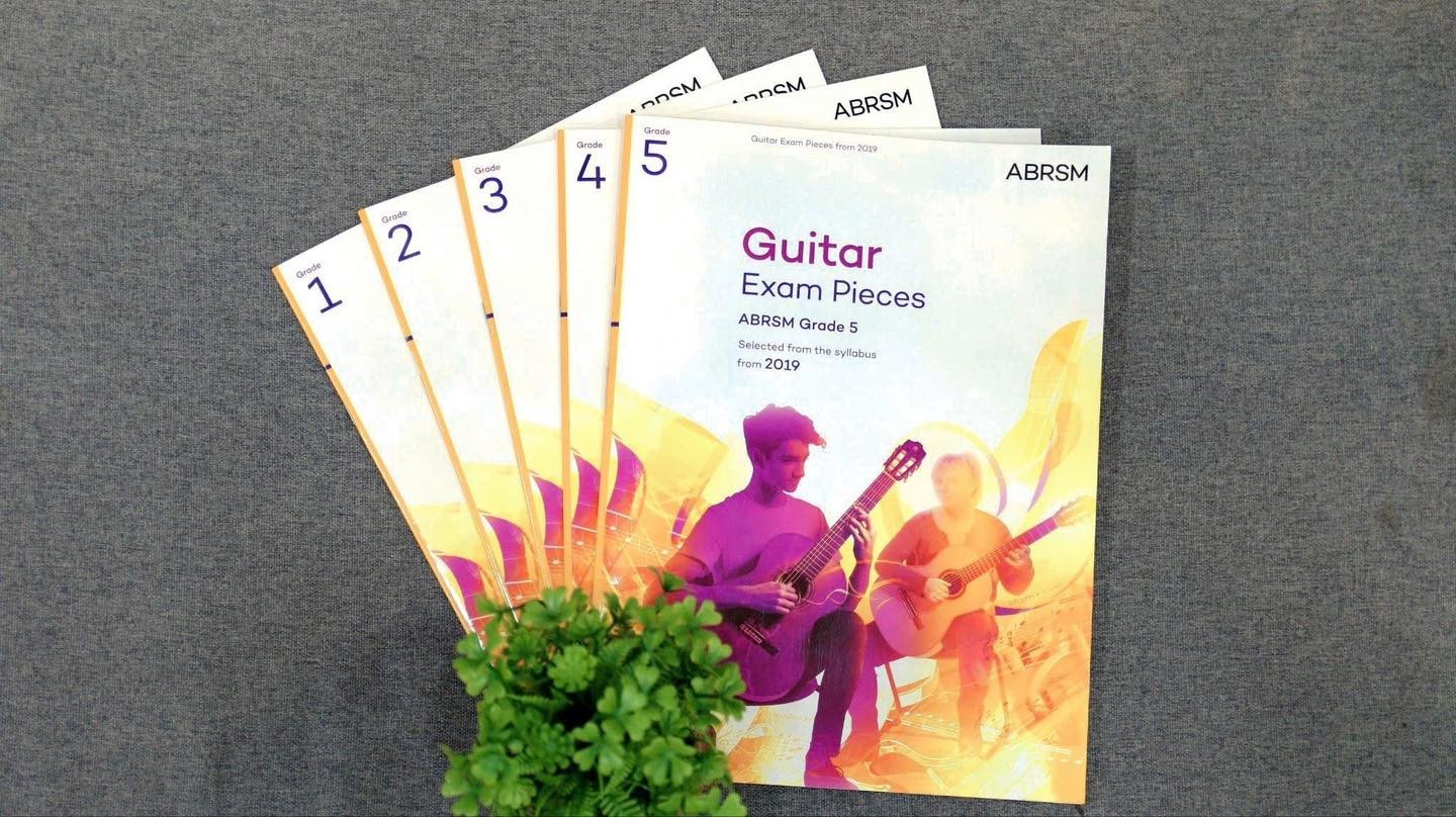 hoc-guitar-tan-binh-giup-xay-dung-nen-tang-am-nhac-ben-vung