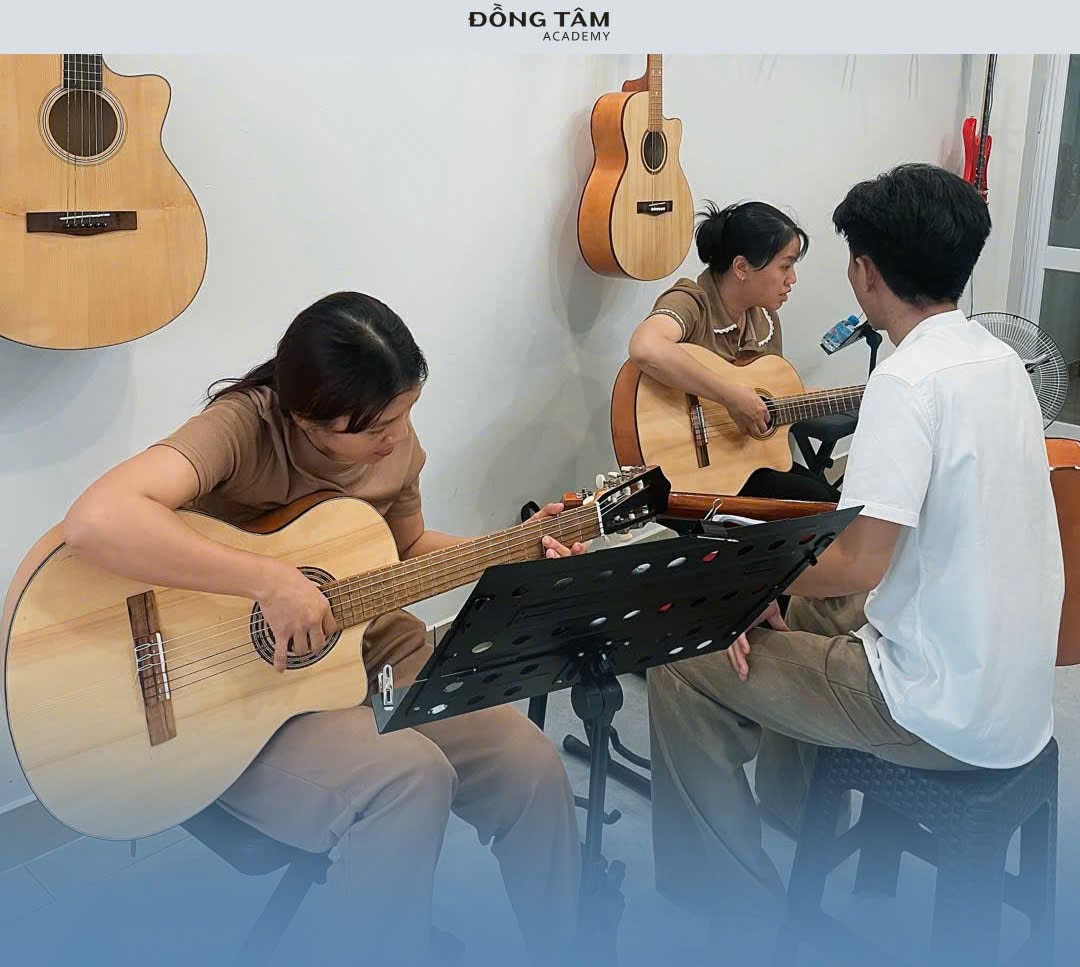 khoa-hoc-guitar-quan-thanh-khe-dong-hanh-trong-suot-qua-trinh-hoc