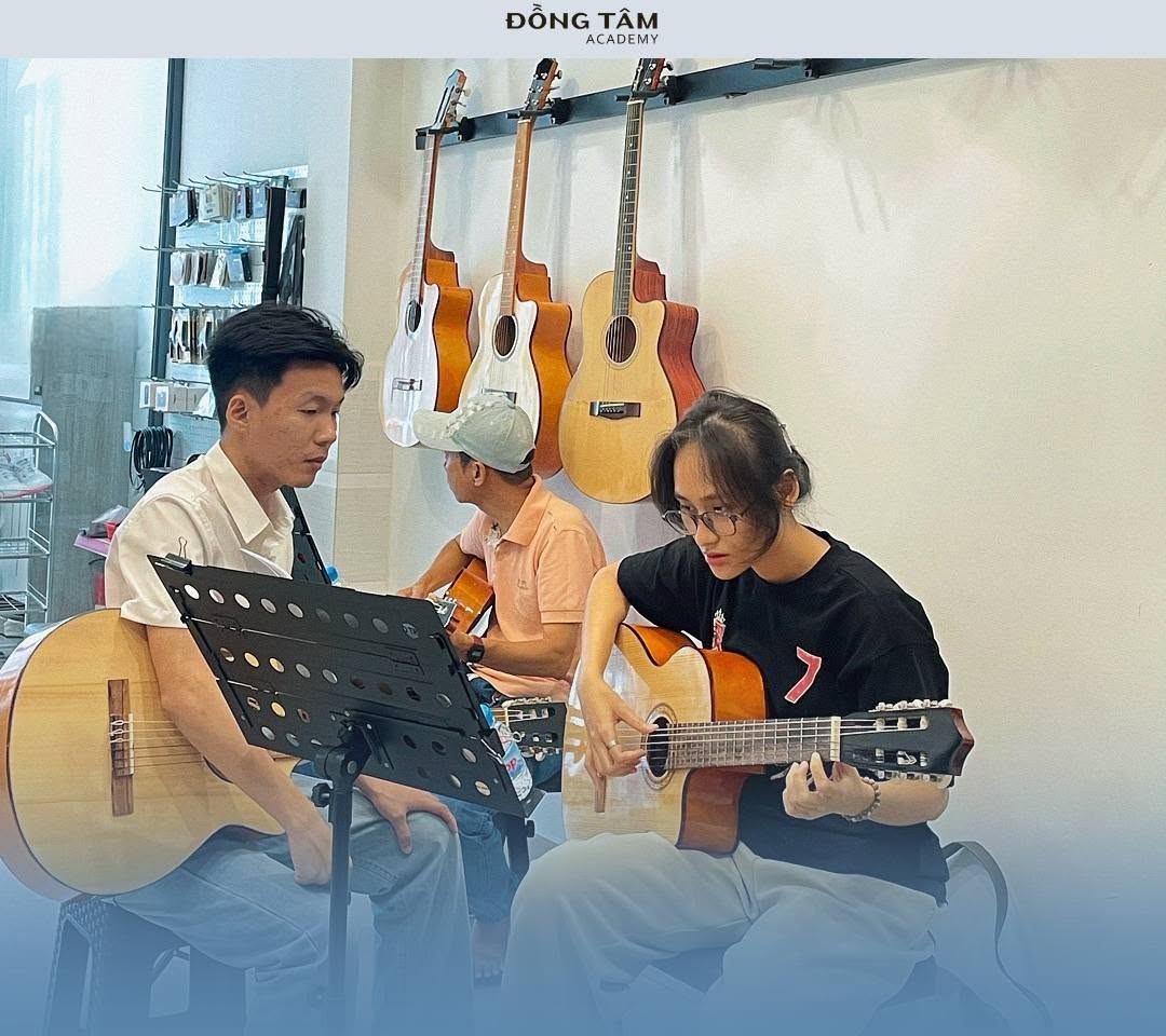 trung-tam-day-guitar-quan-thanh-khe-danh-cho-sinh-vien