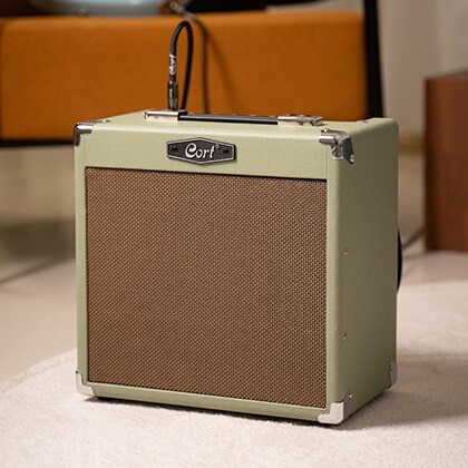 amplifier-cort-cm15r-danh-cho-khong-gian-luyen-tap-nho