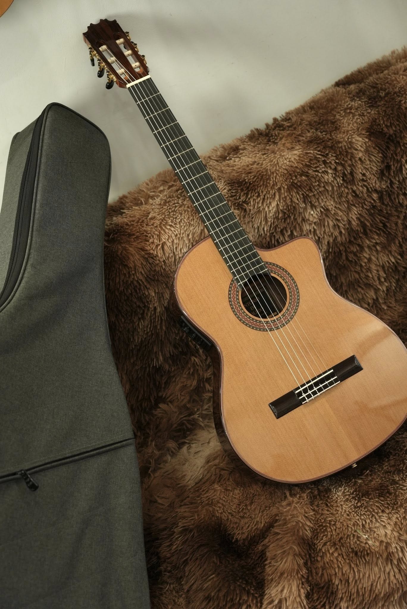 mat-phim-dan-guitar-classic-antonio-de-toledo-at15ce