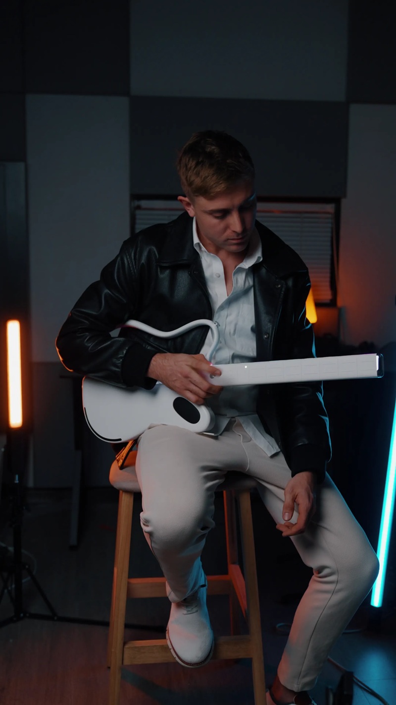 guitar-lava-genie-withe