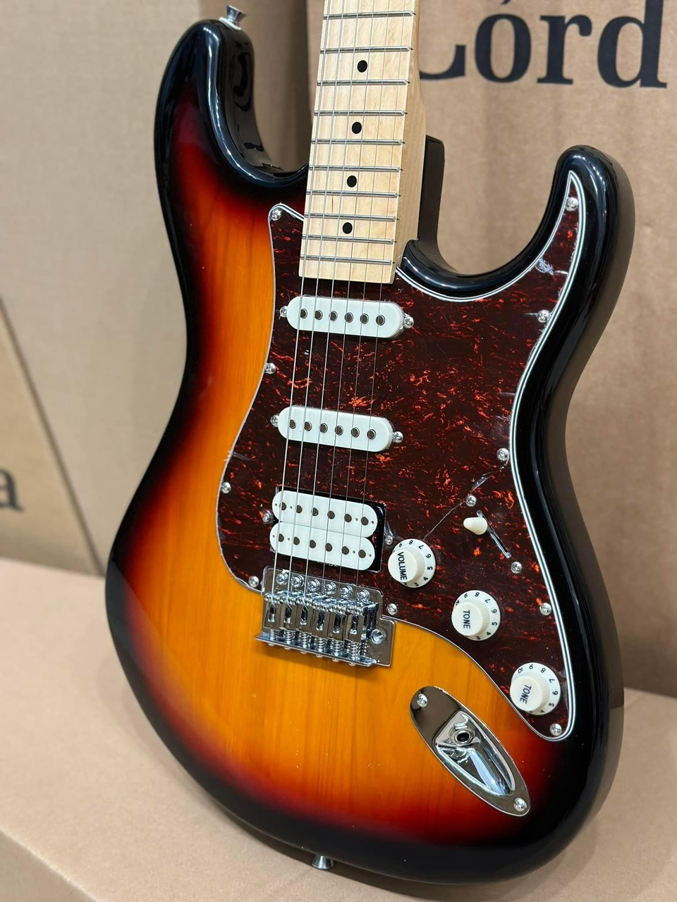 tagima-tg-530-duoc-trang-bi-3-pickup-single-coil-sss