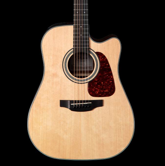 mat-top-cua-takamine-gd10ce-duoc-lam-tu-go-spruce