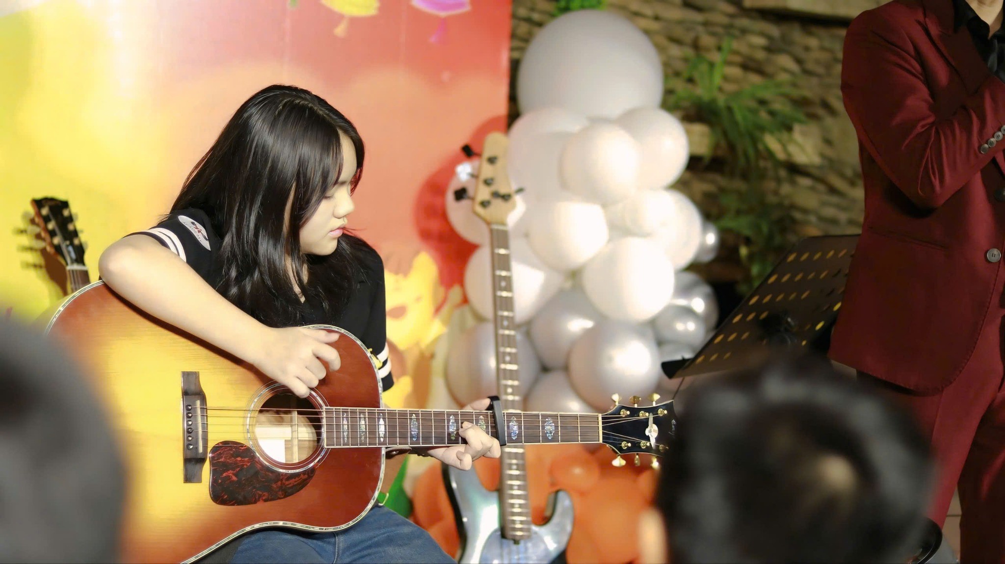 gia-tri-nhan-duoc-khi-hoc-guitar-phu-tho-hoa