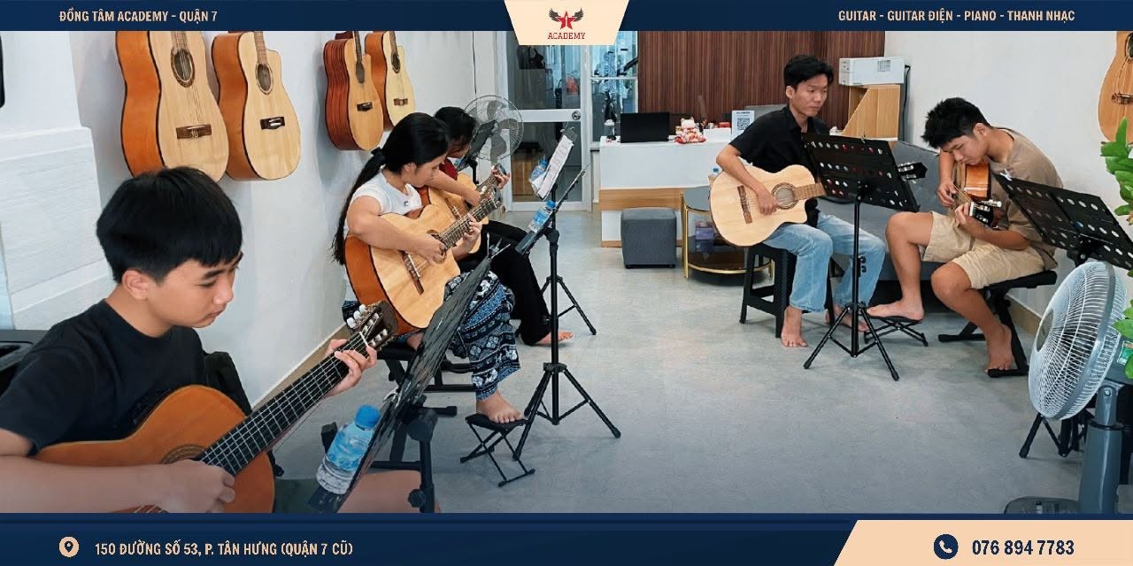 khong-gian-hoc-guitar-tan-binh-tai-dong-tam-academy