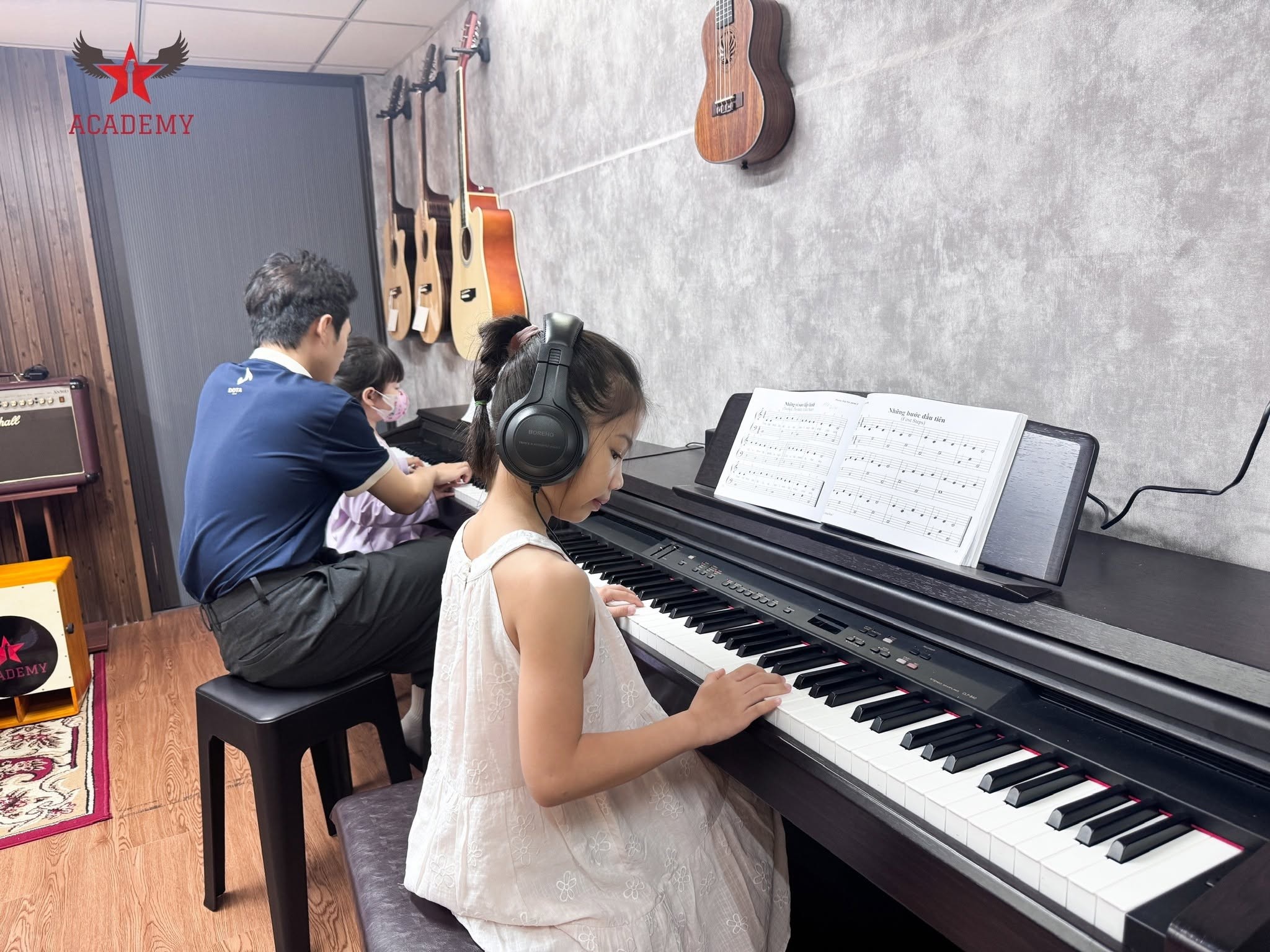 trung-tam-piano-tan-binh-cho-tre-em-bat-dau-tu-niem-vui