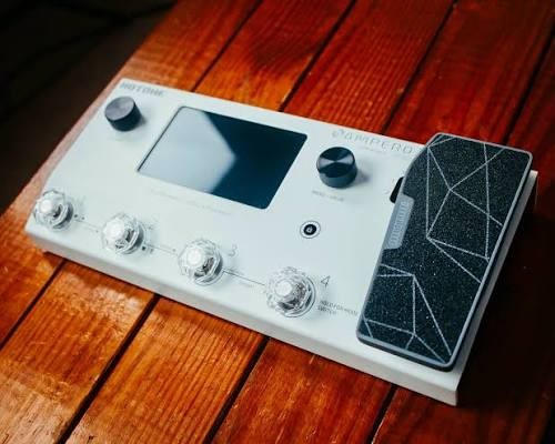 pedal-guitar-hotone-ampero-ii-mp350-amp-modeler-and-effects-processor-so-huu-thiet-ke-hien-dai-va-chuyen-nghiep