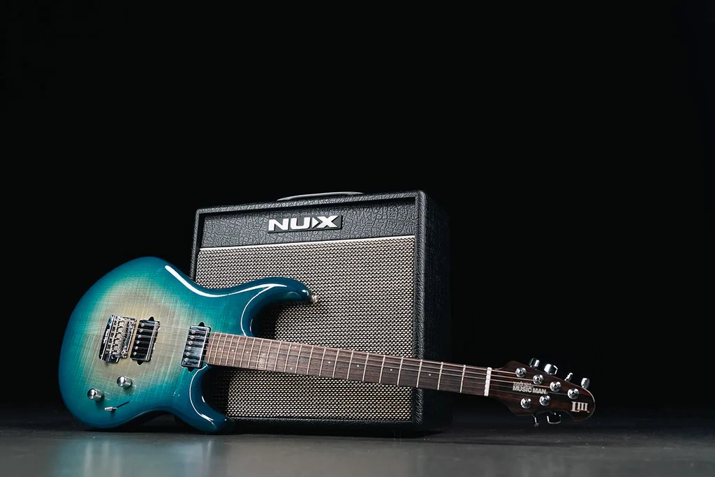 hieu-nux-va-bthuong-uoc-tien-cong-nghe-trong-the-gioi-amplifier-guitar-dien